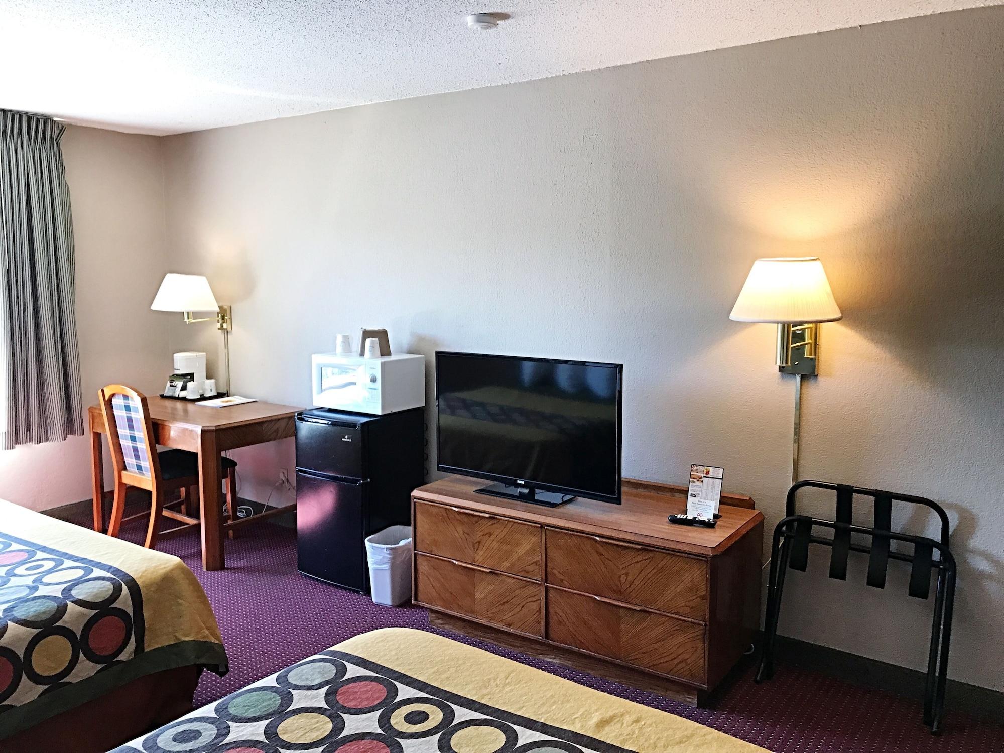 Hotel Super 8 By Wyndham Madison East Exterior foto