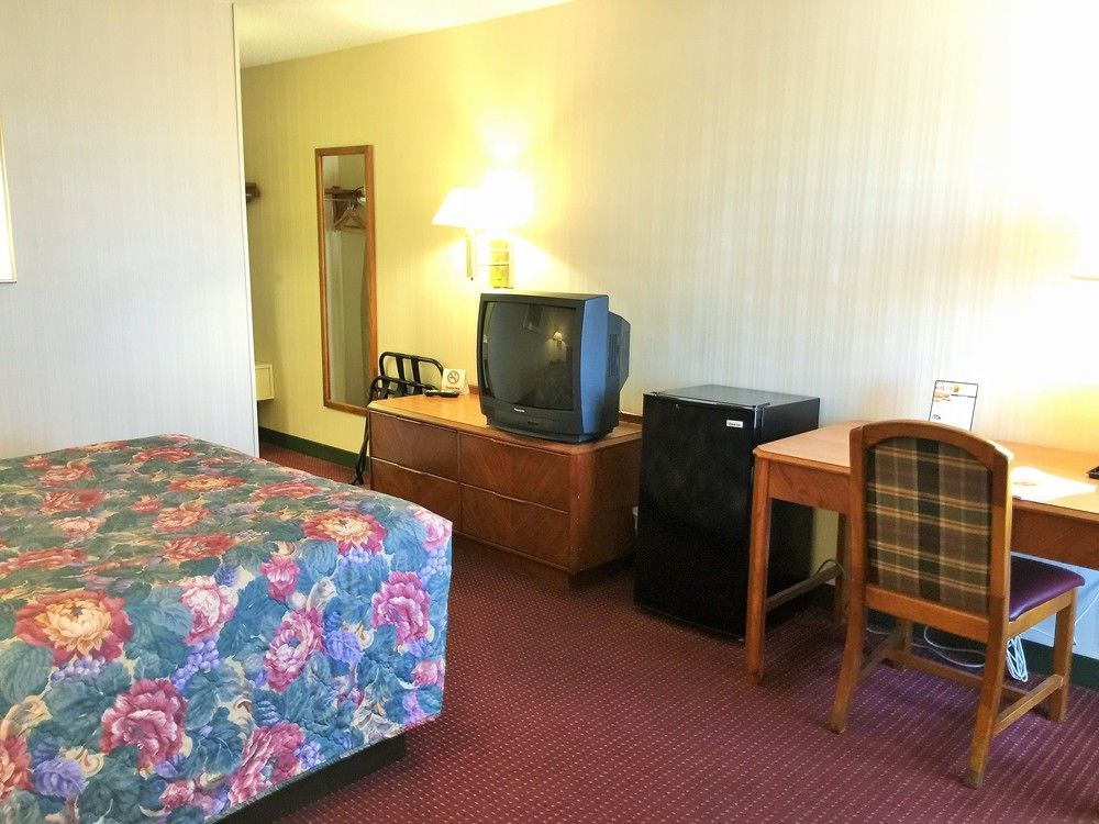 Hotel Super 8 By Wyndham Madison East Exterior foto